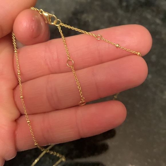 Gold Mama Bear Necklace - Picture 4 of 4